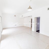 Villa in Abu Dhabi Gate City, 3 bedrooms, 1893 sq ft | Foto 1