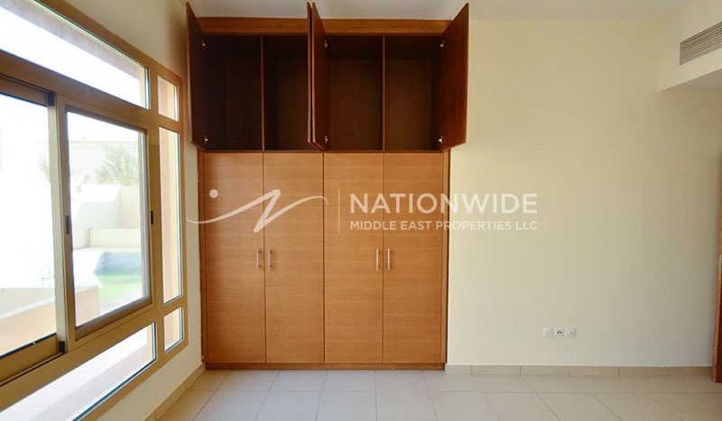 Buy Villa in Al Raha Golf Gardens, Abu Dhabi, UAE 5 bedrooms, 5393 sq. ft. | Foto 5