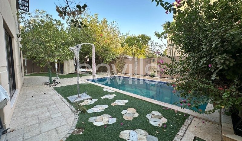 Villa in Muwaileh, Sharjah, UAE 5 bedrooms, 387.4m2