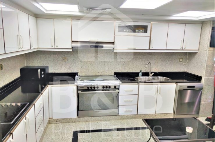 Villa in Al Hamra Village, Ras Al Khaimah, UAE 4 bedrooms, 452.9m2