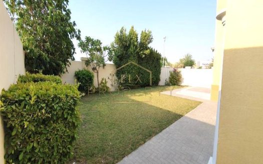 Вилла в Jumeirah Park, Дубай,    3 спальни, 524.5м2