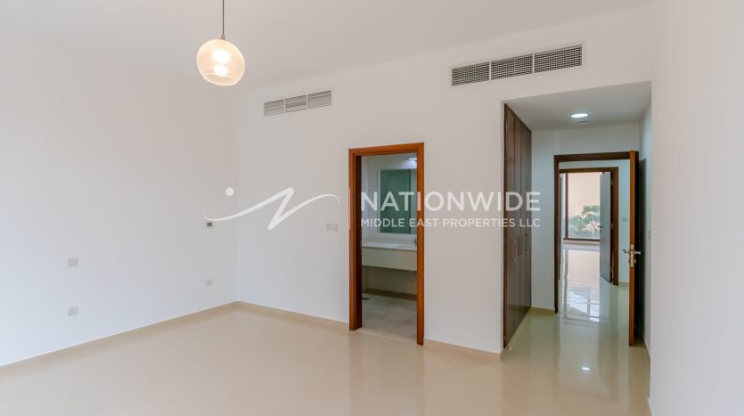 Villa in Jumeirah Islands, Dubai, UAE 4 bedrooms, 216.6m2