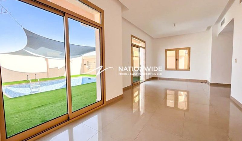 Villa in Al Raha Golf Gardens, Abu Dhabi, UAE 4 bedrooms, 404m2