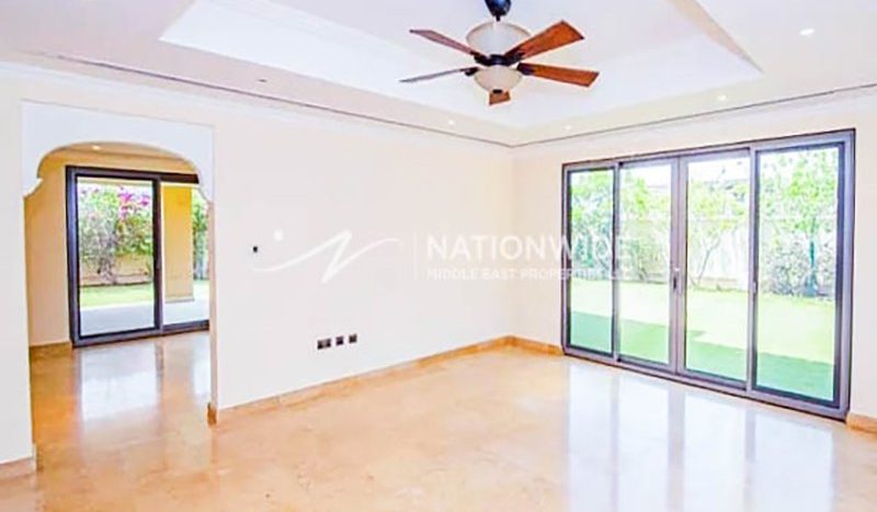 Villa on Saadiyat Island, Abu Dhabi, UAE 4 bedrooms, 451.9m2