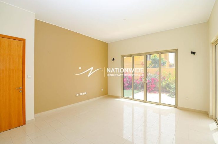 Villa in Al Raha Gardens, Abu Dhabi, UAE 4 bedrooms, 304m2