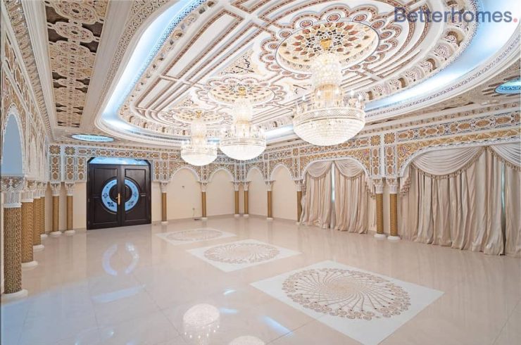 Villa in Khalifa City, Abu Dhabi, UAE 11 bedrooms, 2796.36m2