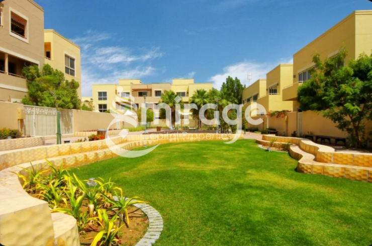 Villa in Al Raha Gardens, Abu Dhabi, UAE 4 bedrooms, 403.1m2