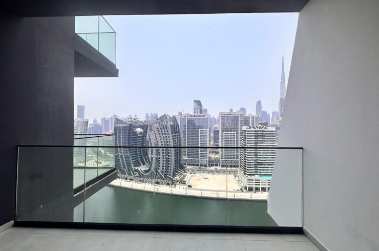 Квартира в BINGHATTI CANAL в Дубай,    1 комната, 497м2