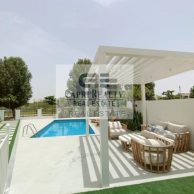 Villa in Dubai, 5 bedrooms 3200 sq. ft. | Foto 1