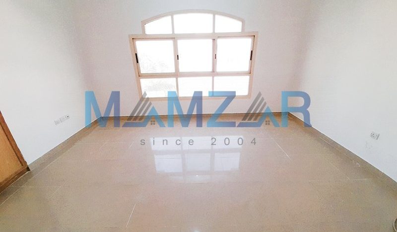 Villa in Abu Dhabi, UAE 5 bedrooms, 371.6m2
