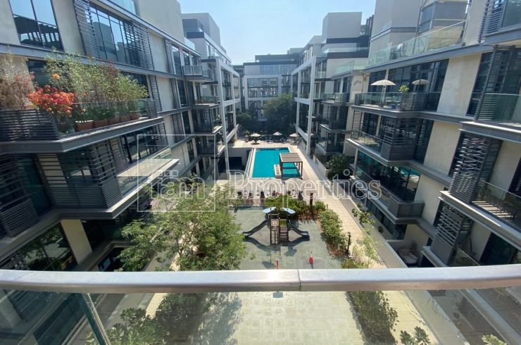 Дуплекс в Джумейра, Дубай,    4 спальни, 411.8м2