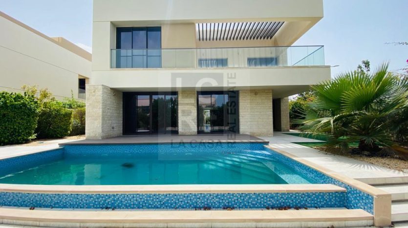 Villa on Saadiyat Island, Abu Dhabi, UAE 5 bedrooms, 580.6m2