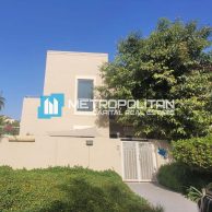 Buy Villa in Al Raha Gardens, Abu Dhabi, UAE 4 bedrooms, 4320 sq. ft. | Foto 1 Buy Villa in Al Raha Gardens, Abu Dhabi, UAE 4 bedrooms, 4320 sq. ft. | Foto 1