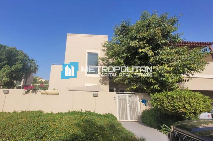 Villa in Al Raha Gardens, Abu Dhabi, UAE 4 bedrooms, 401.3m2