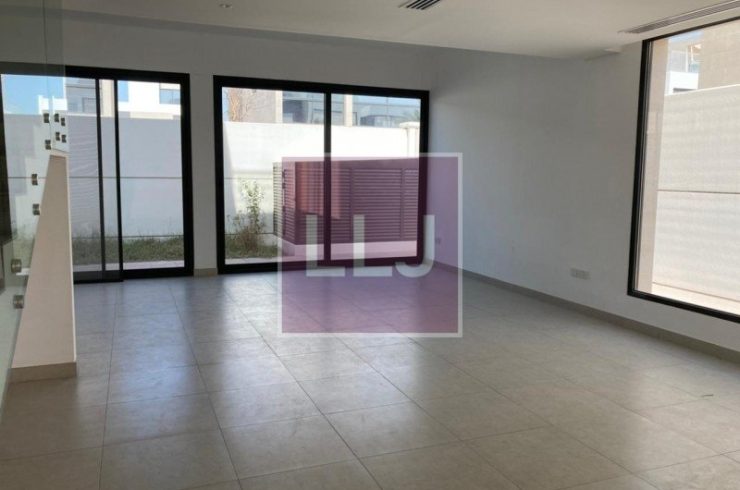 Villa in Abu Dhabi, UAE 5 bedrooms, 428.3m2