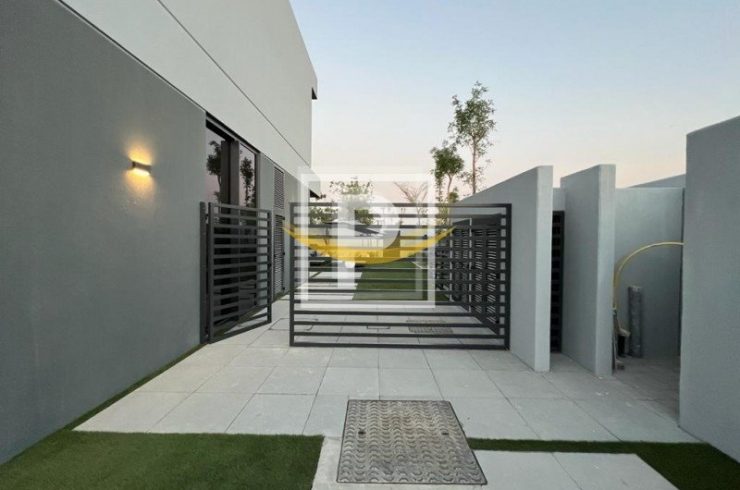 Villa in Tilal City, Sharjah, UAE 4 bedrooms, 391.2m2