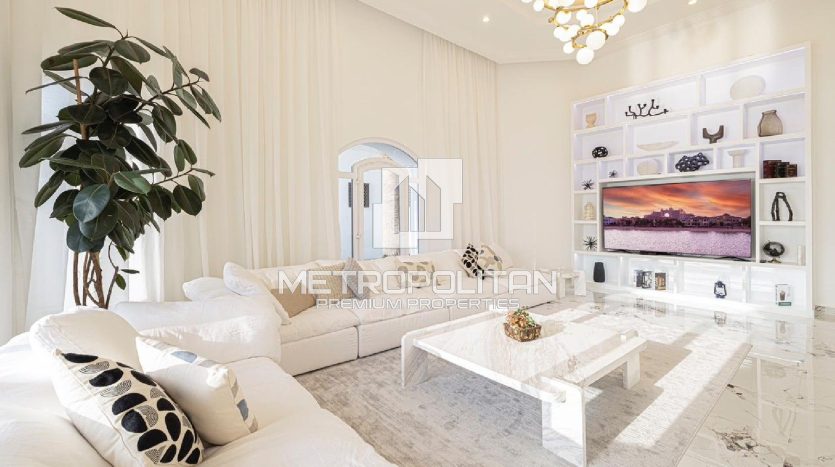Villa in Palm Jumeirah, Dubai, UAE 5 bedrooms, 687m2