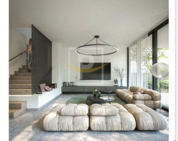 Villa in Sharjah, UAE 4 bedrooms, 375m2