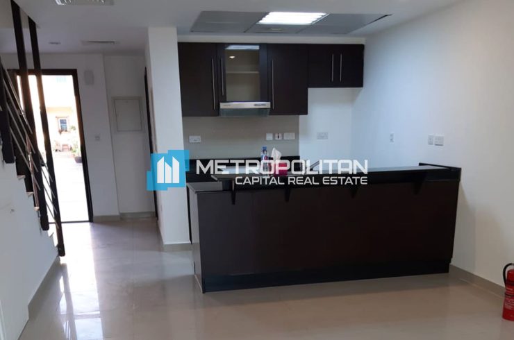 Villa in Al Reef, Abu Dhabi, UAE 3 bedrooms, 174.1m2