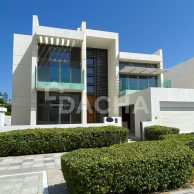 Villa in Dubai, 5 bedrooms 8952 sq. ft. | Foto 1
