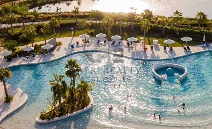 Villa in Dubai, UAE 5 bedrooms, 294.1m2