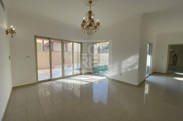 Villa in Al Raha Gardens, Abu Dhabi, UAE 4 bedrooms, 297.3m2