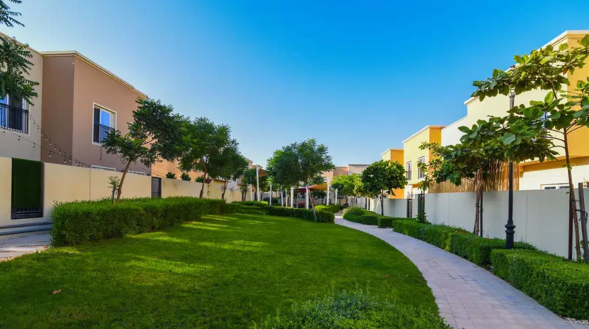 Таунхаус в Dubai Land, Дубай,    2 комнаты, 1м2