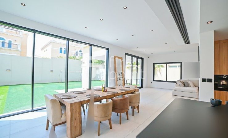 Вилла в Jumeirah Park, Дубай,    4 спальни, 561м2