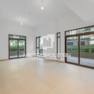 Квартира в Умм-Сукейм, Дубай,    2 спальни, 167м2   | фото 1