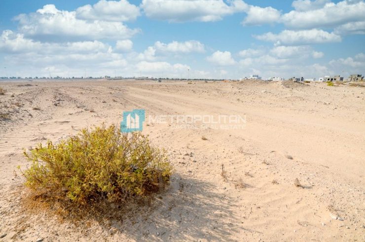 Plot of land in Al Shamkha, Abu Dhabi, UAE 375m2