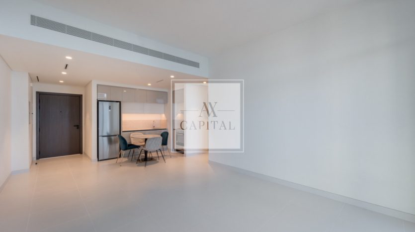 Apartment on Dubai Harbour, Dubai, 1 bedroom, 76.8 m2 / per year
