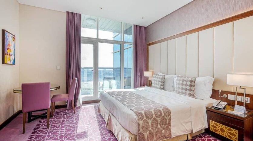 Apartment on Business Bay, Dubai, 38 m2 / per year