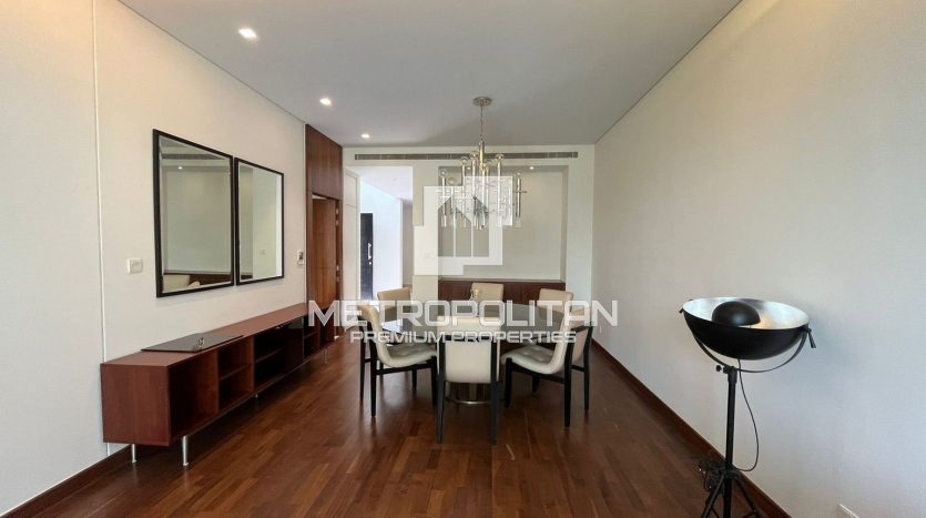 Villa on DAMAC Hills (Akoya by DAMAC), Dubai, 4 bedrooms, 505 m2 / per year