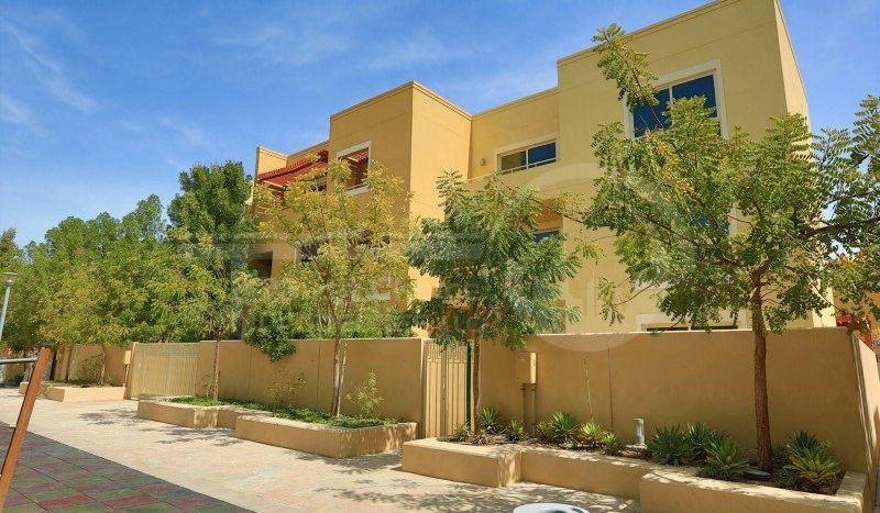 Villa on Al Raha Gardens, Abu-Dhabi, 4 bedrooms, 400 m2 / per year