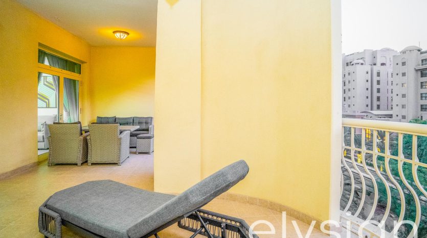 Apartment on Palm Jumeirah, Dubai, 2 bedrooms, 188 m2 / per year