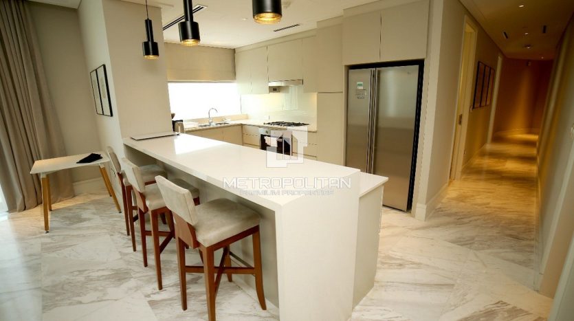 Apartment on Downtown Burj Dubai, 4 bedrooms, 261 m2 / per year