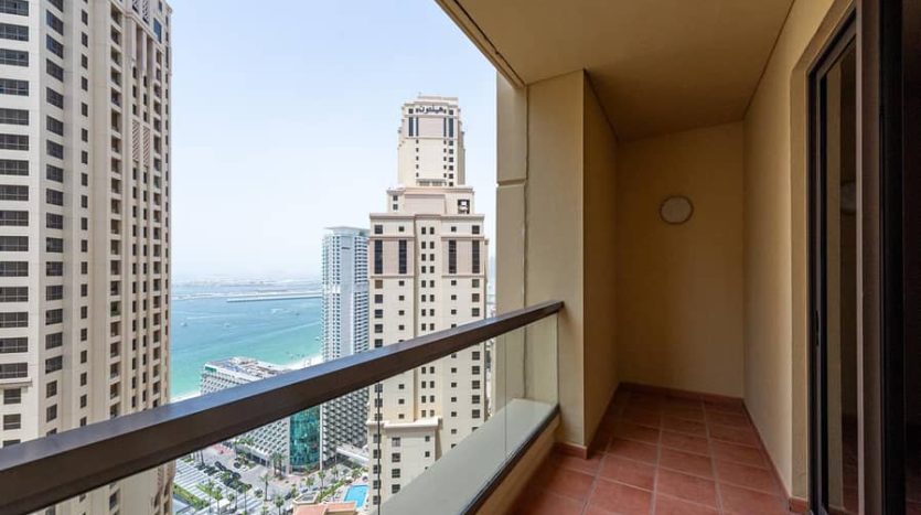 Apartment on Jumeirah Beach Residence, Dubai, 2 bedrooms, 131 m2 / per year