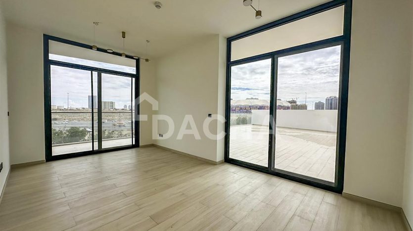 Apartment on Jumeirah Village Circle, Dubai, 1 bedroom, 170.5 m2 / per year