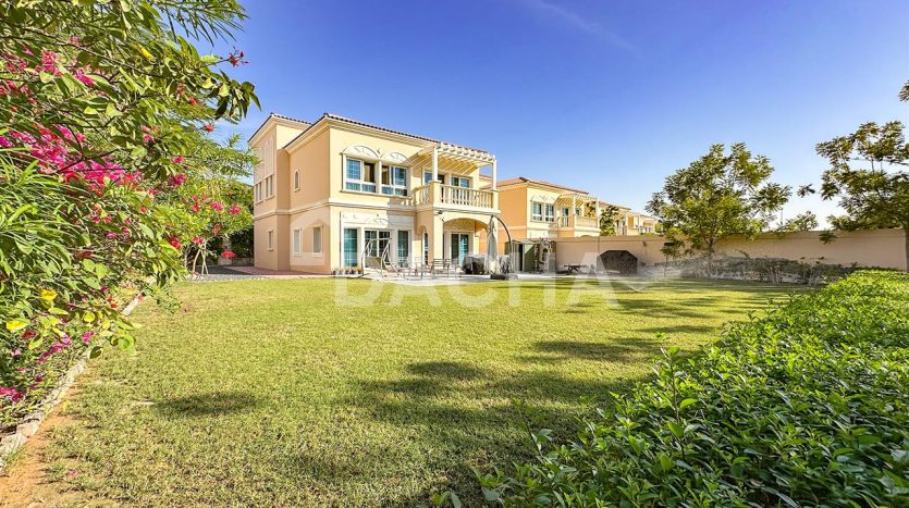 Villa on Jumeirah Village Circle, Dubai, 2 bedrooms, 250.1 m2  | Foto 1