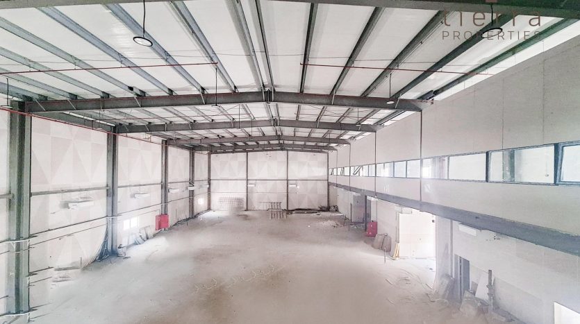 Commercial property on Al Khawanizh, Dubai, 2034.6 m2 / per year