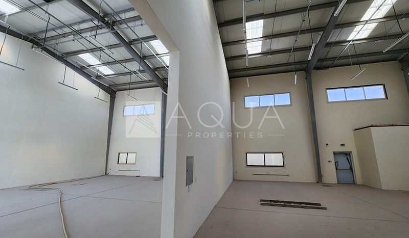 Warehouse on Jabal Ali, Dubai, 696.8 m2 / per year