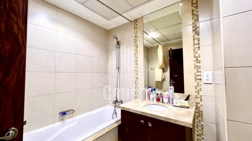 Apartment on Business Bay, Dubai, 2 bedrooms, 141.6 m2 / per year