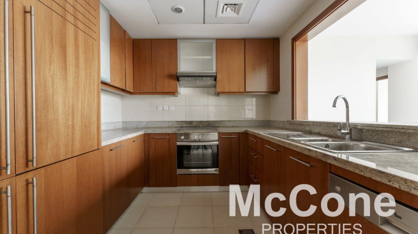 Apartment on Downtown Burj Dubai, 2 bedrooms, 111.39 m2 / per year