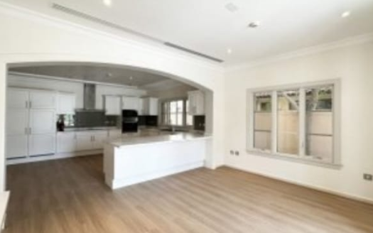 Villa on Jumeirah Golf Estates, Dubai, 5 bedrooms, 524 m2