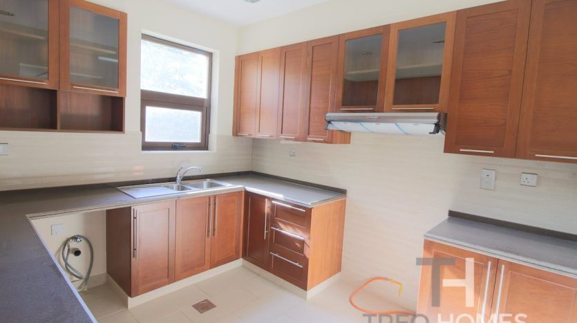 Вилла в Arabian Ranches 2, Дубай, 4 спальни, 297 м2 / в год