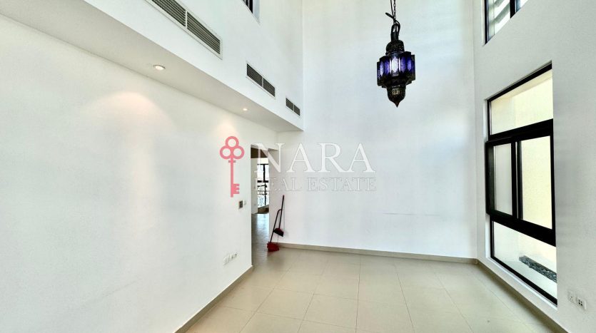 Villa on Al Maqtaa, Abu-Dhabi, 5 bedrooms, 696.8 m2 / per year