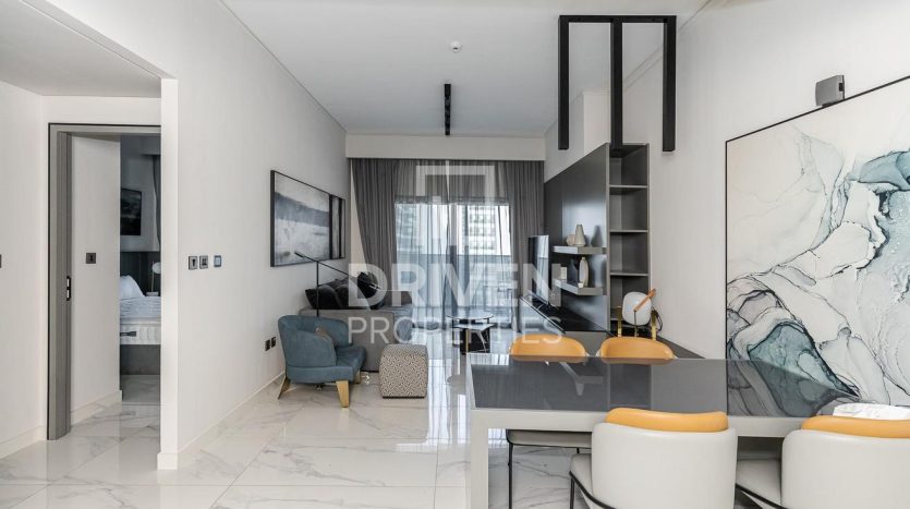 Apartment on Business Bay, Dubai, 1 bedroom, 91 m2 / per year