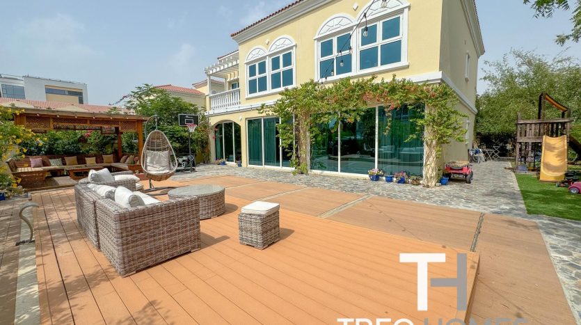 Вилла в Jumeirah Village Triangle, Дубай, 6 спален, 636 м2 / в год