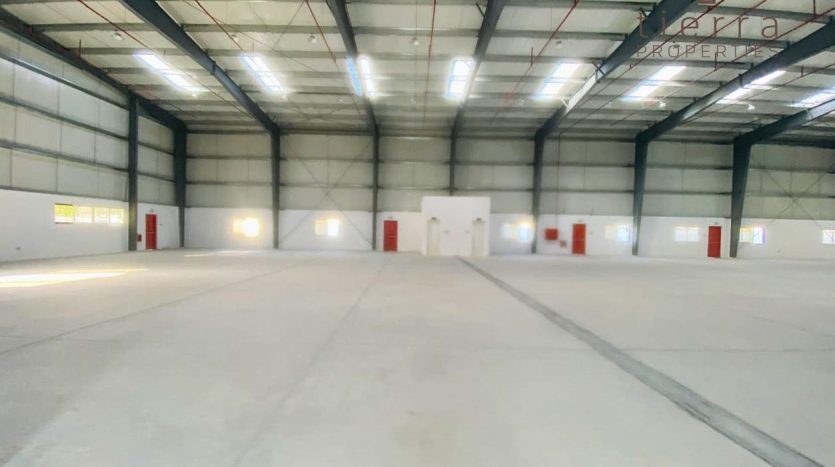 Warehouse on Al Quoz, Dubai, 1644.4 m2 / per year