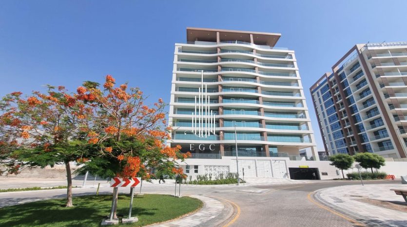 Apartment on Al Raha Beach, Abu-Dhabi, 2 bedrooms, 185.3 m2 / per year